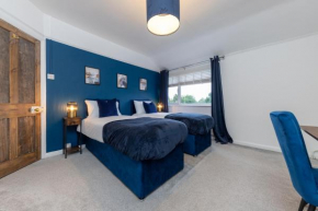 Whole 3 Bedroom House - 2 Free Parking